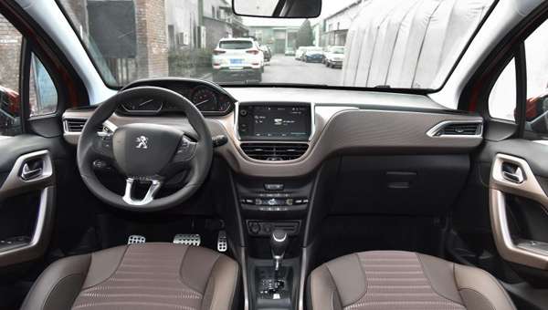 Стартували продажі оновленого кросовера Peugeot 2008