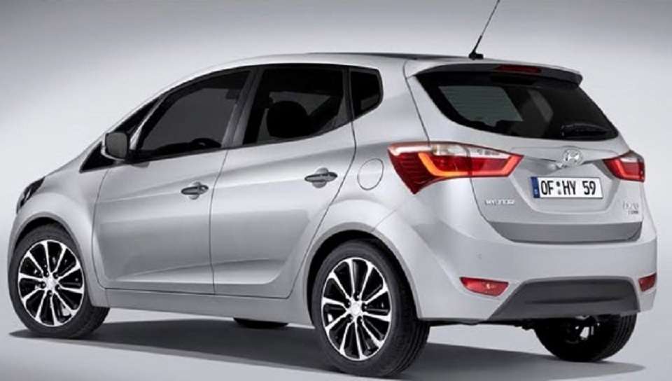 Бюджетний хетчбек Hyundai Santro вивела на тести Hyundai