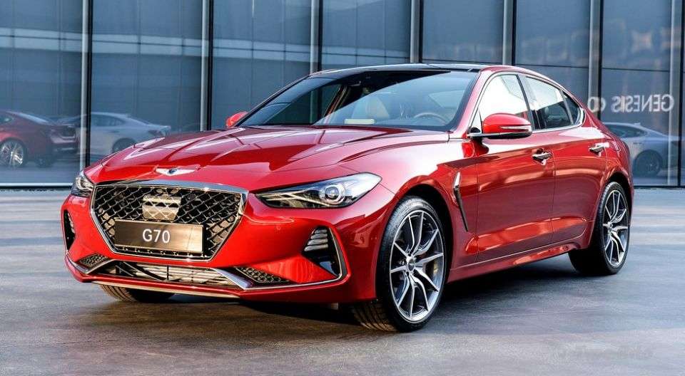 Розкішний седан Genesis G70 в Росії отримає один мотор