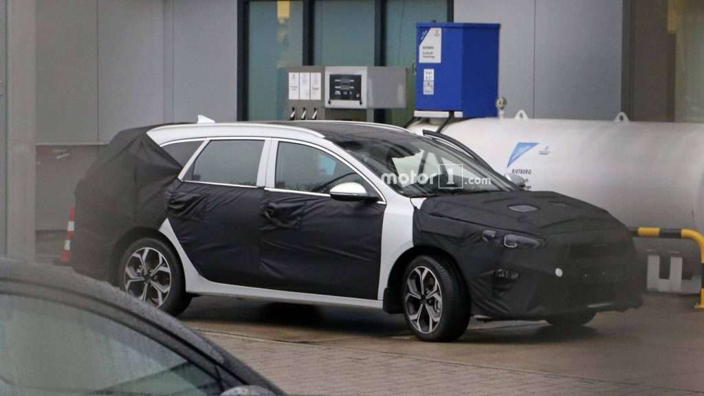 У Мережі зявилися шпигунські знімки універсала Kia Ceed Sportswagon 2019