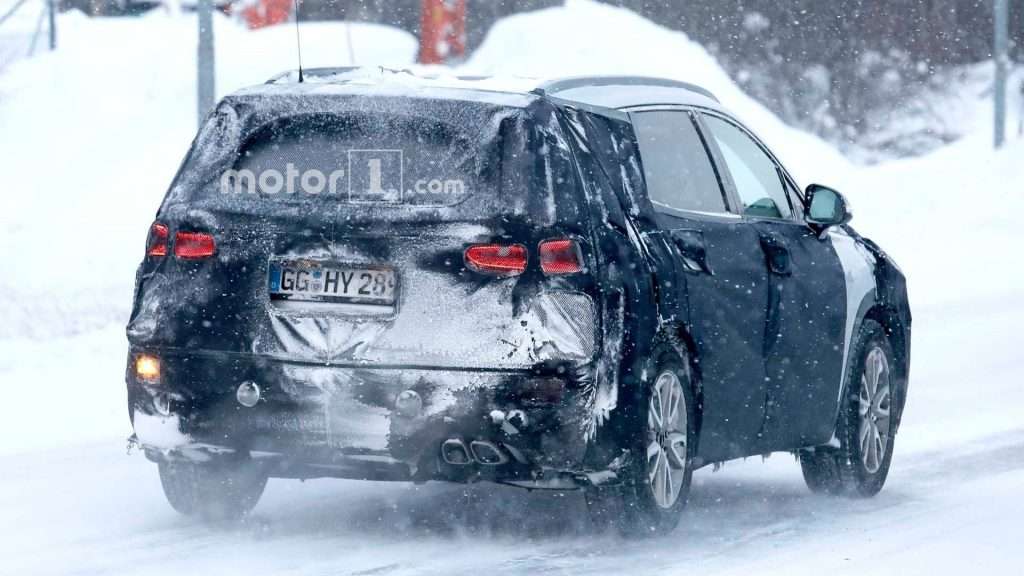 Кросовер Hyundai Santa Fe нового покоління помічений на зимових тестах
