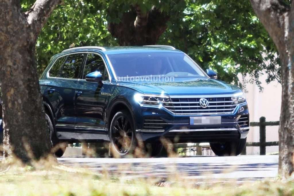 Опубліковані «живі» фото Volkswagen Touareg 2018 без камуфляжу
