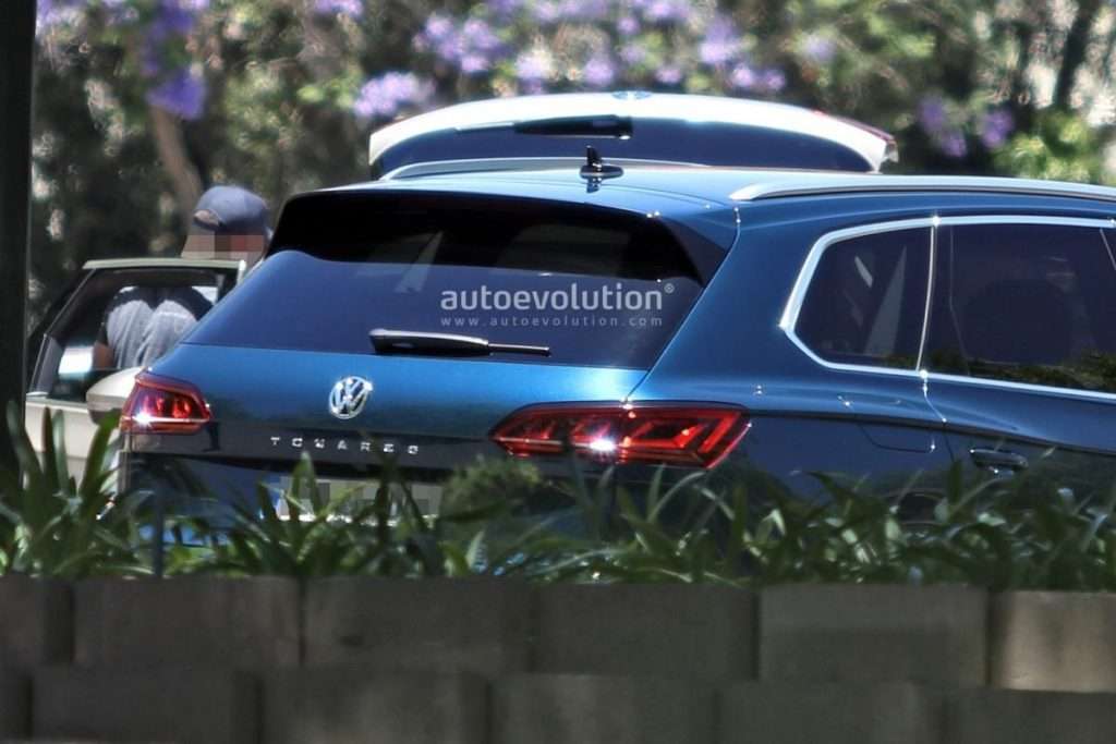 Опубліковані «живі» фото Volkswagen Touareg 2018 без камуфляжу