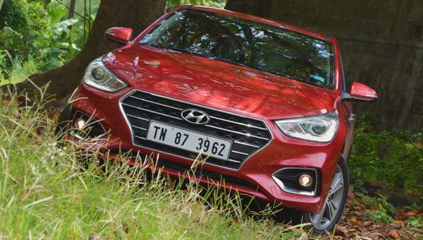 Новий седан Hyundai Solaris викликав ажіотажний попит в Індії