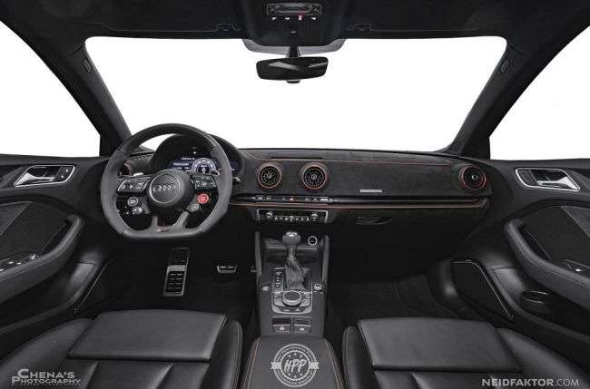 Ательє Neidfaktor «прокачало» салон «зарядженої» Audi RS3