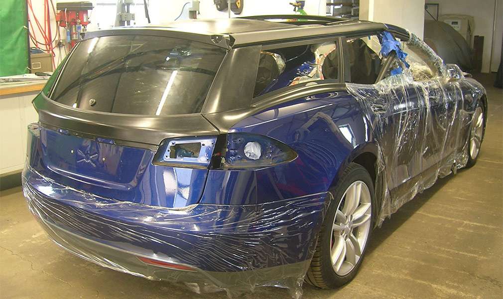 Електрокар Tesla Model S перетворили в найшвидший універсал в світі