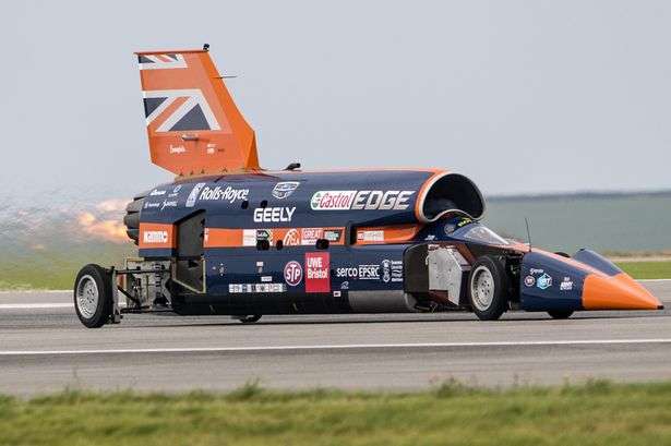 Болід Bloodhound Supersonic Car в 2020 році розженуть до 800 км на годину