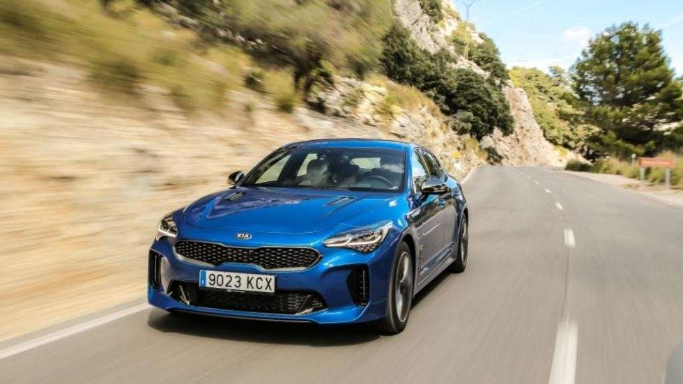 Kia назвала початкову ціну нового фастбека Kia Stinger для Росії