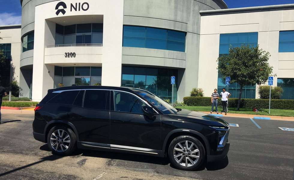 Стартували «живі» продажу конкурента Tesla Model X в особі Nio ES8