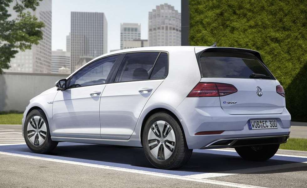 Volkswagen в два рази збільшує виробництво електрокара E-Golf