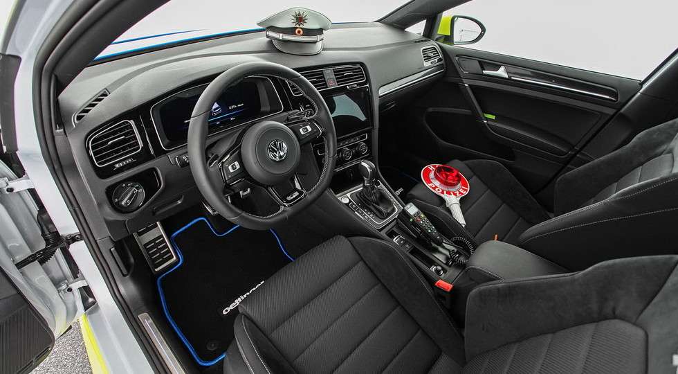 Тюнінг-ательє Oettinger побудувала унікальний поліцейський Golf 400R