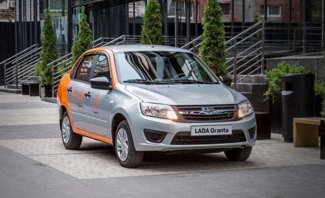 Московський каршерінг «Карусель» поповнився машинами Lada Granta