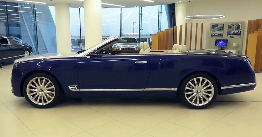 Новий Bentley Grand Convertible показали на фото з презентації в Дубаї