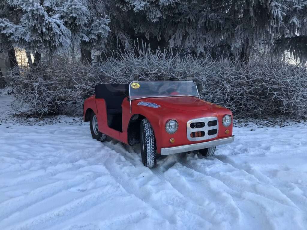 Барнаулец за 250 тис. рублів продає унікальний дитячий автомобіль