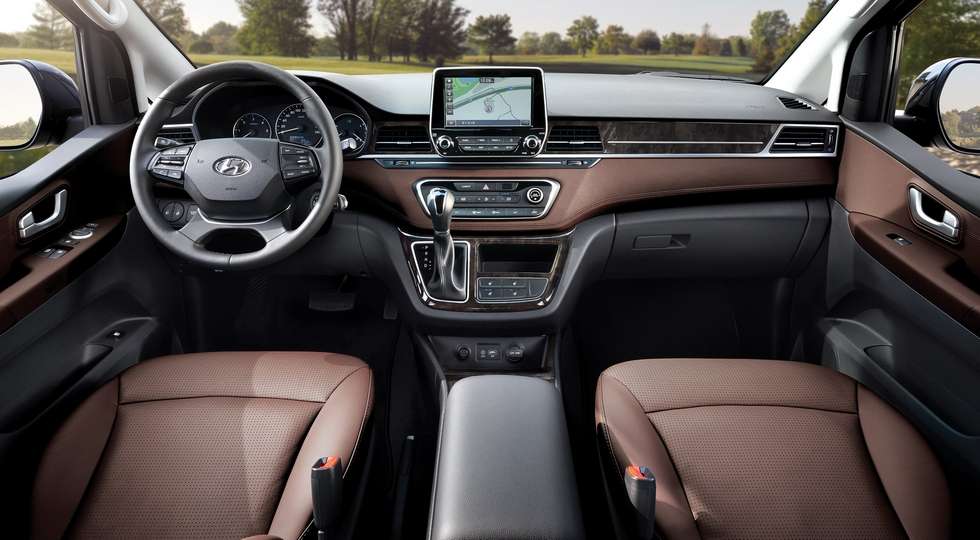 Hyundai офіційно представила оновлений мінівен H-1