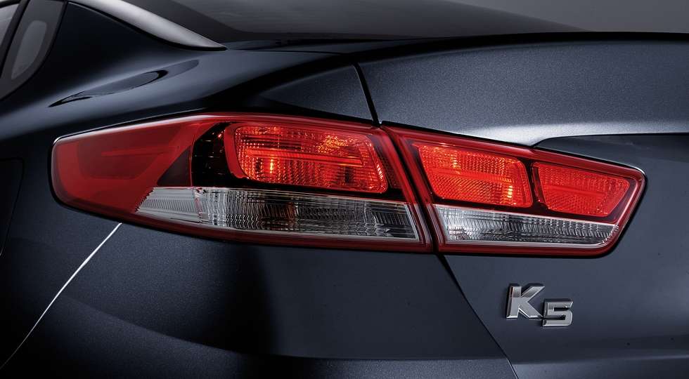Kia офіційно представила оновлений седан Kia Optima