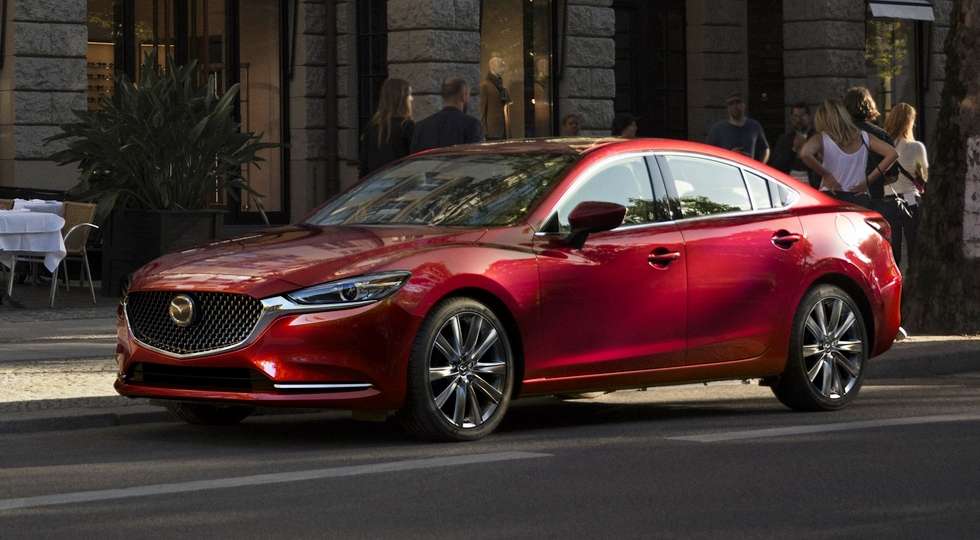 Mazda в Лос-Анджелесі представила оновлений седан Mazda 6