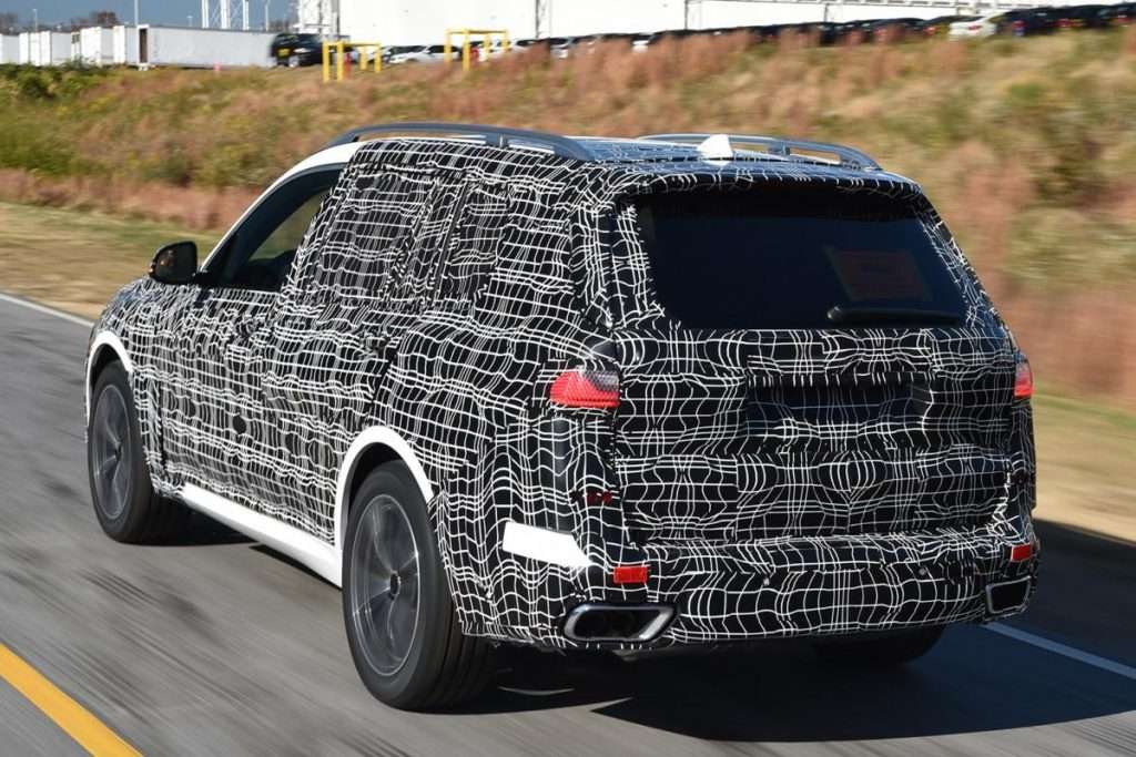 Найбільший кросовер BMW виїхав на дороги
