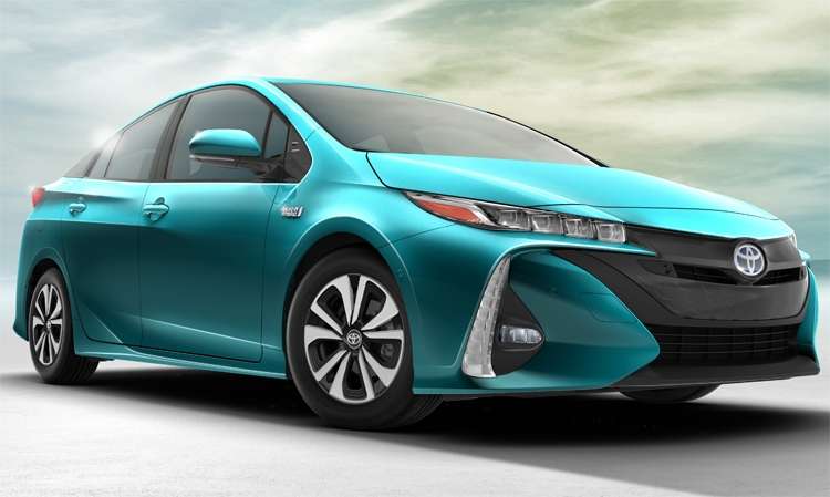 Toyota відмовиться від бензинових і дизельних двигунів до 2025 року
