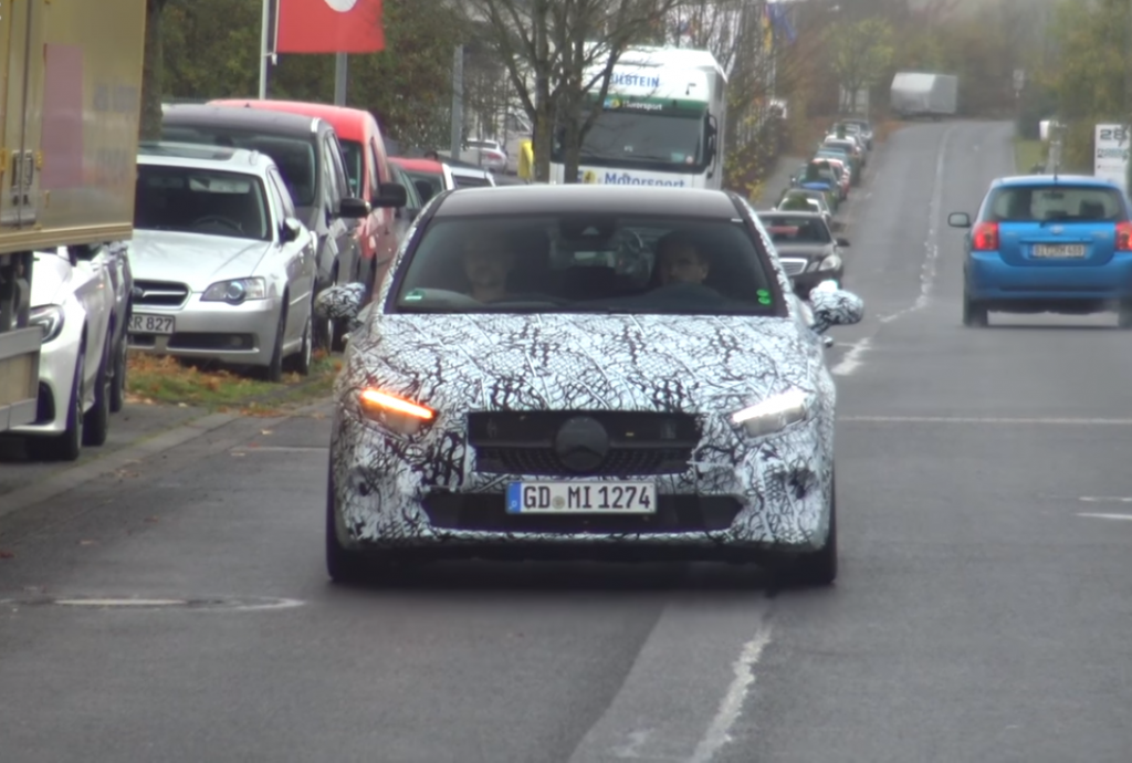 Mercedes-Benz A-Class нової генерації засвітився на відео