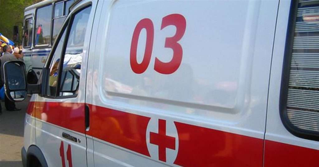 ВАЗ з 8-місячною дитиною всередині перекинувся на трасі в Комі