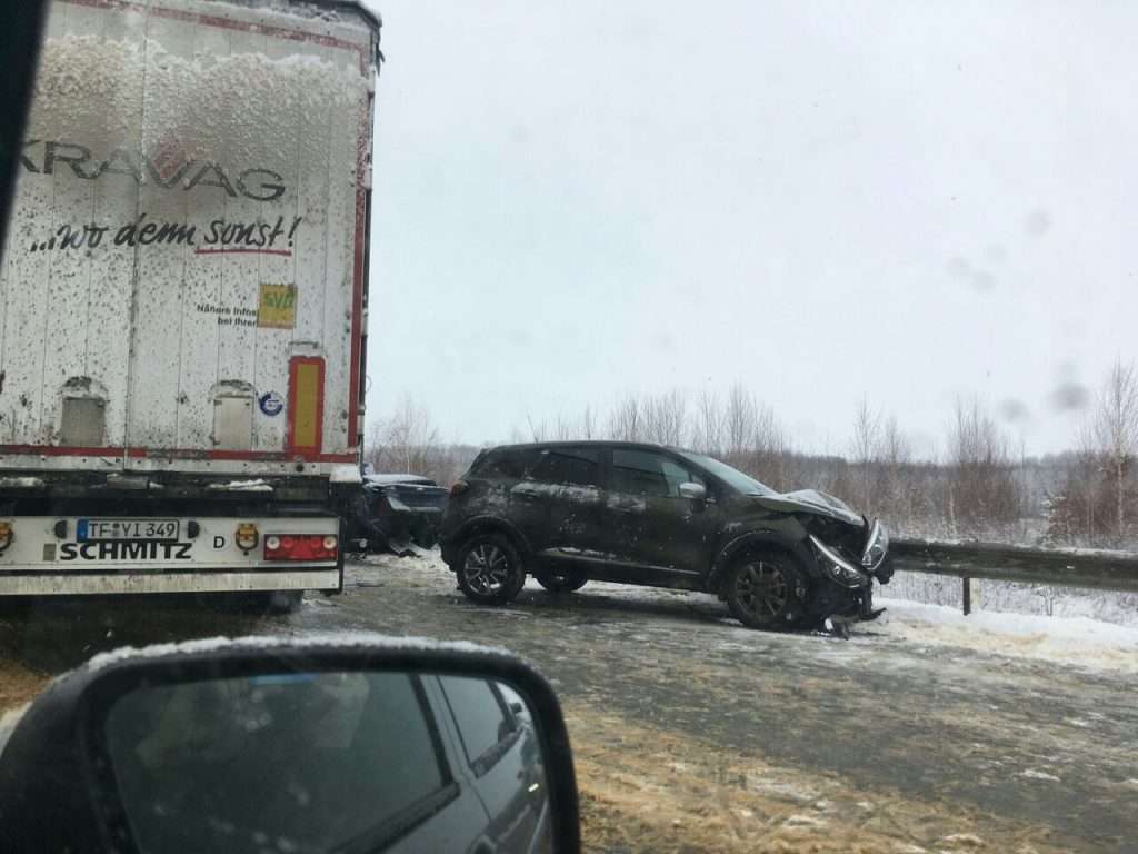 В Єлецькому районі сталося ДТП за участю двох іномарок і фури