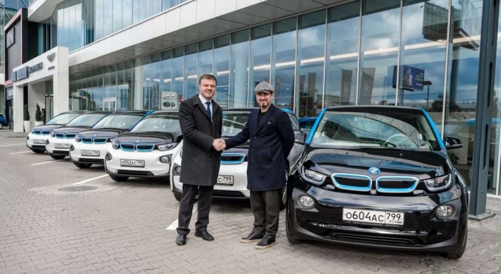 АВИЛОН видав перші електрокари BMW каршерінгу YOU drive