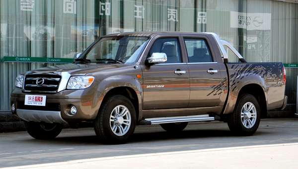 Китайці оновили «піратську копію» пікапа Toyota Hilux