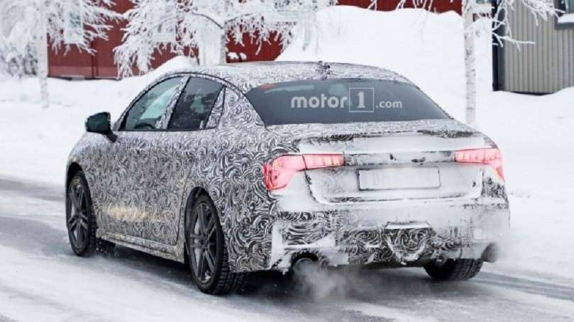 Lynk & Co вивела на зимові тести новий седан Lynk & Co 03