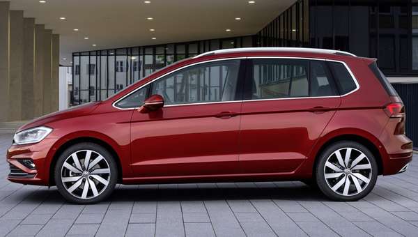 Озвучені ціни на оновлений мінівен Volkswagen Golf Sportsvan