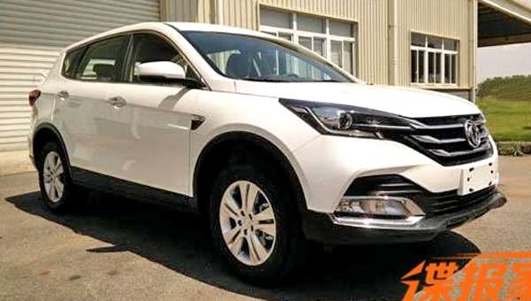 Оновлений кросовер Dongfeng AX7 зявиться у продажу 21 грудня