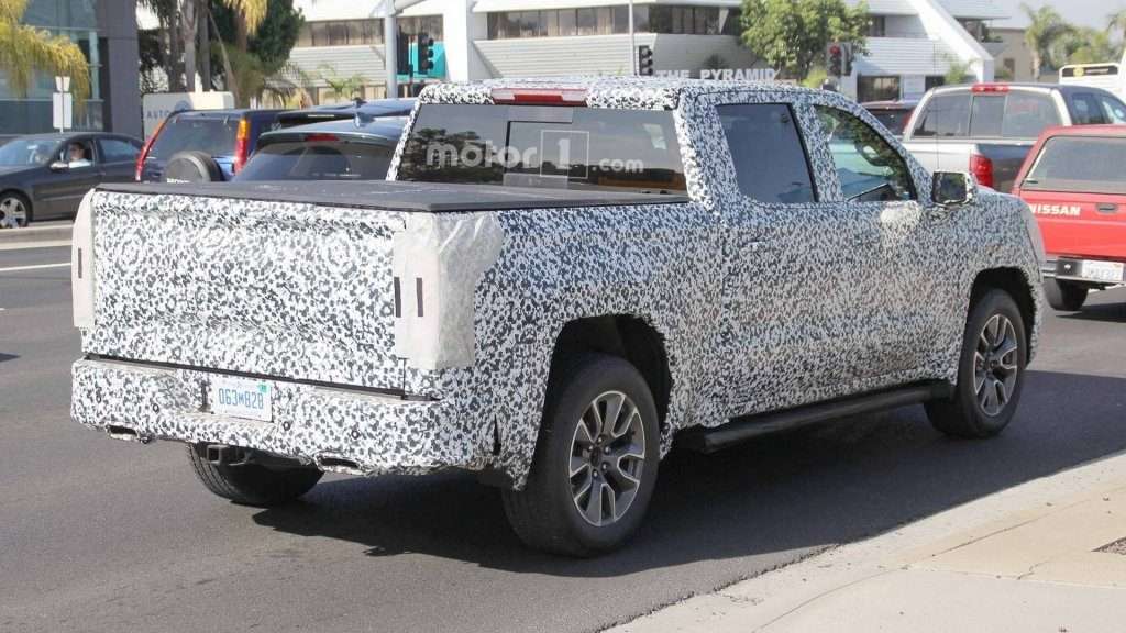 GMC вивела на тести оновлений пікап GMC Sierra