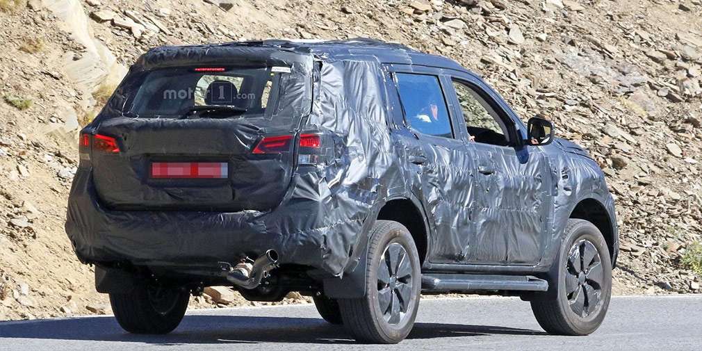 Nissan готує до дебюту новий позашляховик Nissan Paladin на базі Navara