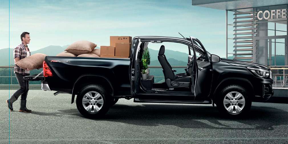 Продажі оновленого пікапа Hilux 2018 початку Toyota в Таїланді