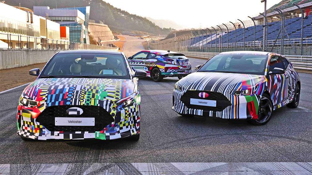 Hyundai показав новий хетчбек Veloster 2019 в кольоровому камуфляжі