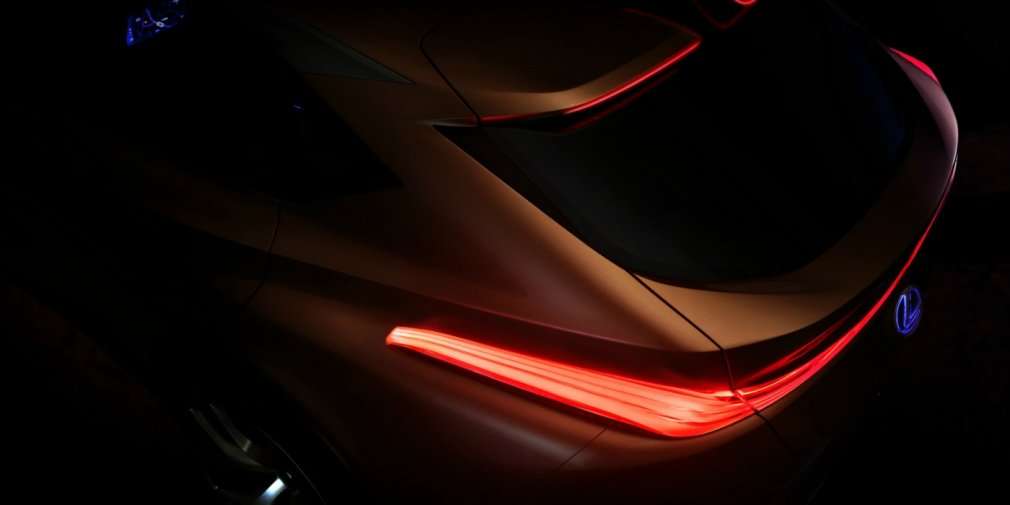 Lexus представив перший тизер нового кросовера Lexus LF-1