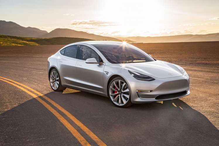 Tesla знайшла винних у зриві виробництва нового Tesla Model 3