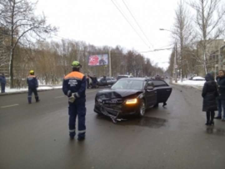 Одна людина постраждала в ДТП «ВАЗ-2112» і Audi в Ярославлі