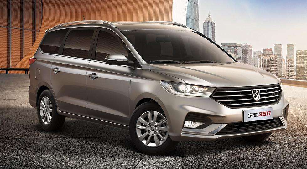 GM і SAIC представили на фото новий компактвен Baojun 360