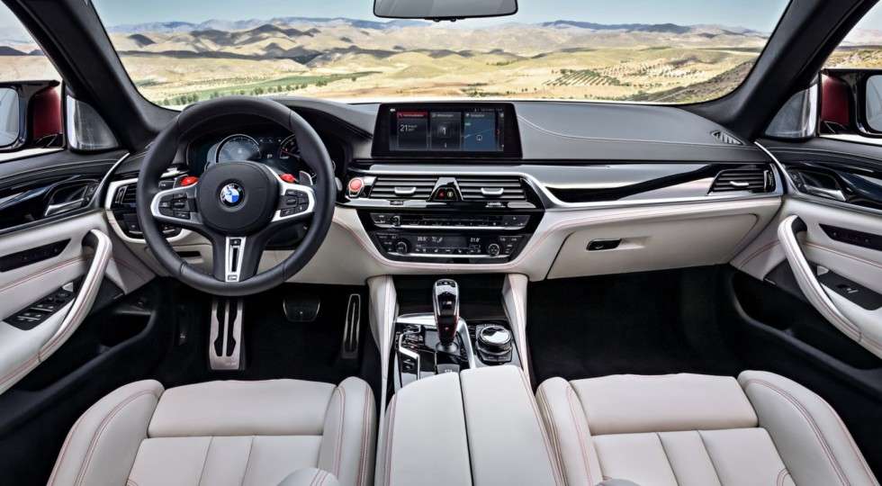 BMW назвала ціни на «заряджений» седан BMW M5 для Росії