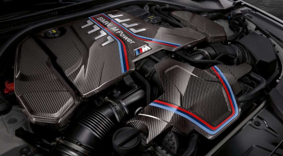 BMW назвала ціни на «заряджений» седан BMW M5 для Росії