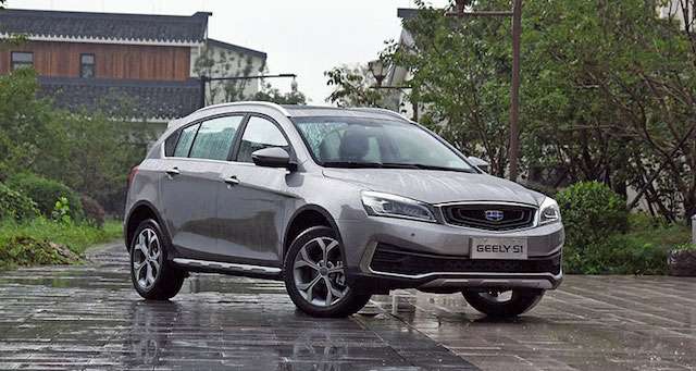 У Мережі зявилися перші «живі» фотографії нового кросовера Geely S1