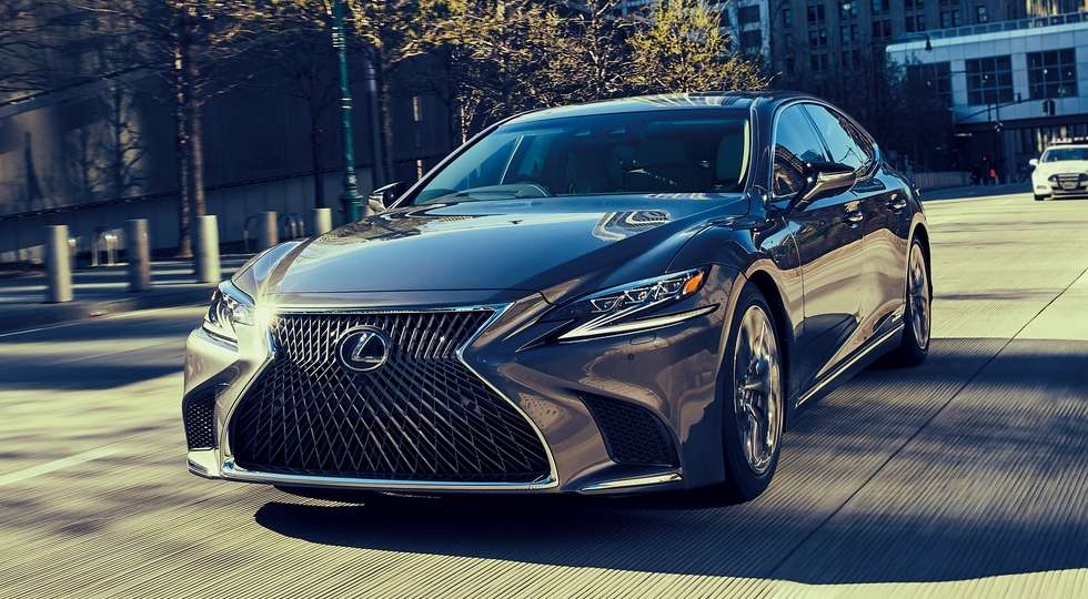 Попит на флагманський седан Lexus LS виявився вищим від прогнозів