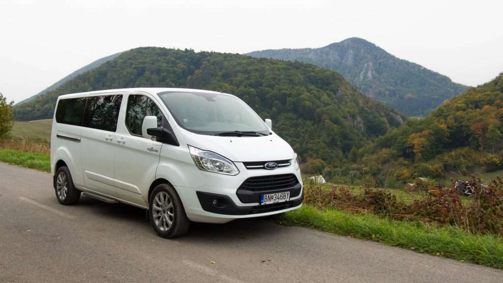 У Росії стартували онлайн-продаж Ford Tourneo Custom