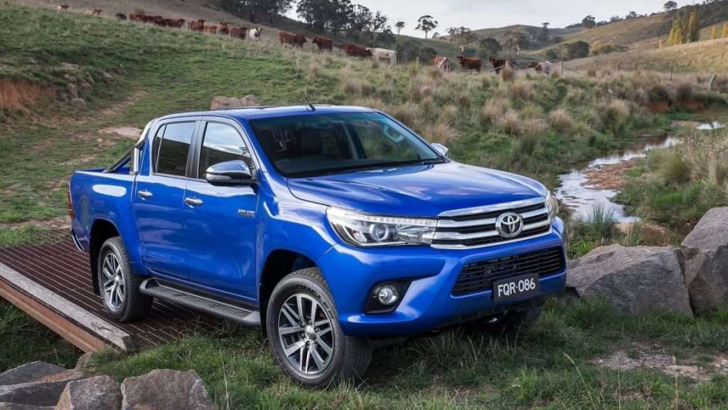 Дилери Toyota різко підняли ціни на пікап Toyota Hilux в Росії