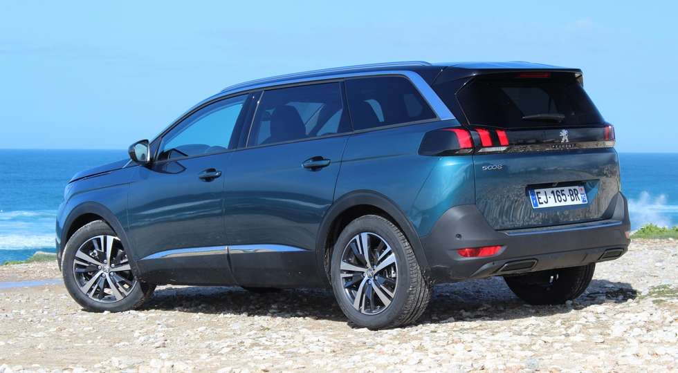 Peugeot в Росії оголосила ціни на нове покоління кросовера 5008