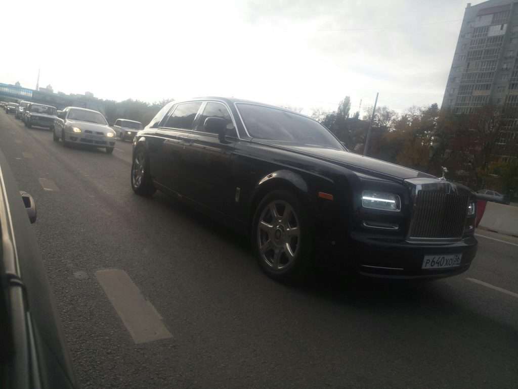 Rolls-Royce Phantom за 20 млн рублів помітили на дорогах Воронежа