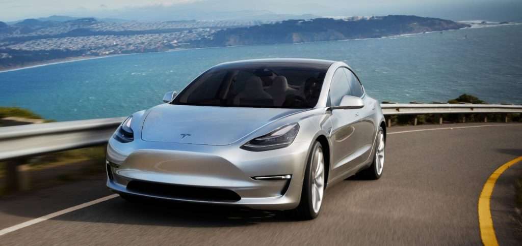 У 2018 році в Росії почнуть продавати Tesla Model 3