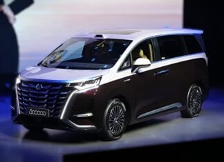BYD Denza D9 досягає 300 000 продажів, лідируючи у зростанні електро-MPV