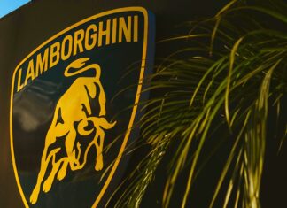 Lamborghini Віддає Пріоритет Двигунам Внутрішнього Згоряння, Незважаючи на Рекордні Продажі
